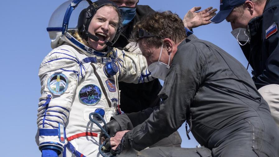 Astronautas de EEUU, Rusia regresan a la Tierra desde la EEI