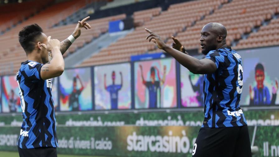 Inter vence 2-1 a Sassuolo, se aleja 11 puntos en la cima