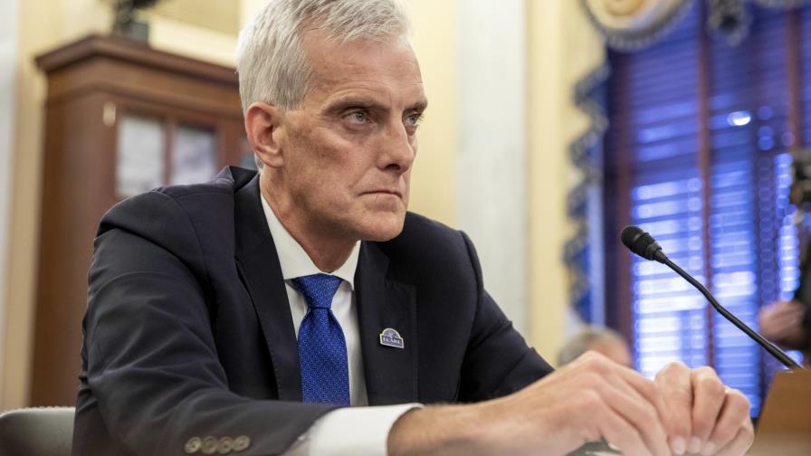 California y ciudad de NY exigen vacuna COVID a personal California y ciudad de NY exigen vacuna COVID a personal