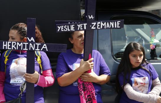 Manifestantes exigen alto a feminicidios en México