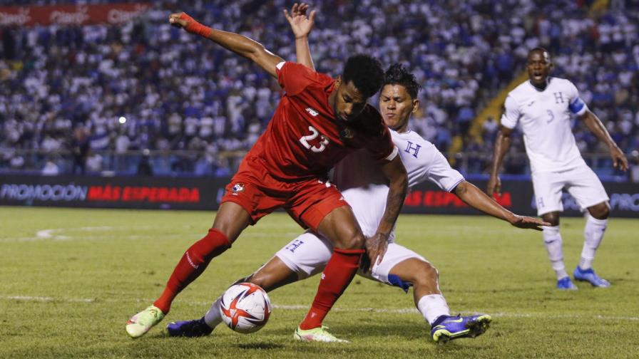 Panamá remonta 2-0 y supera 3-2 a Honduras en eliminatorias