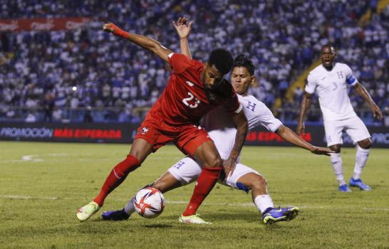 Panamá remonta un 2-0; vence 3-2 a Honduras en eliminatorias
