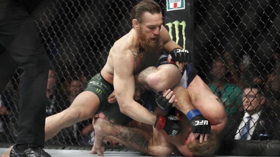 McGregor, con varias cartas en la mesa tras victoria