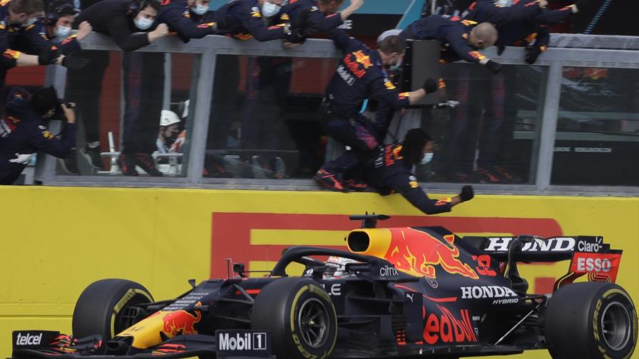 Verstappen derrota a Hamilton en Emilia-Romagna