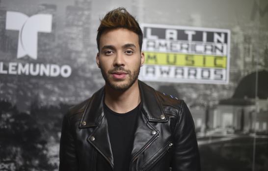 Exclusiva AP: Prince Royce tiene COVID, y algo que decir