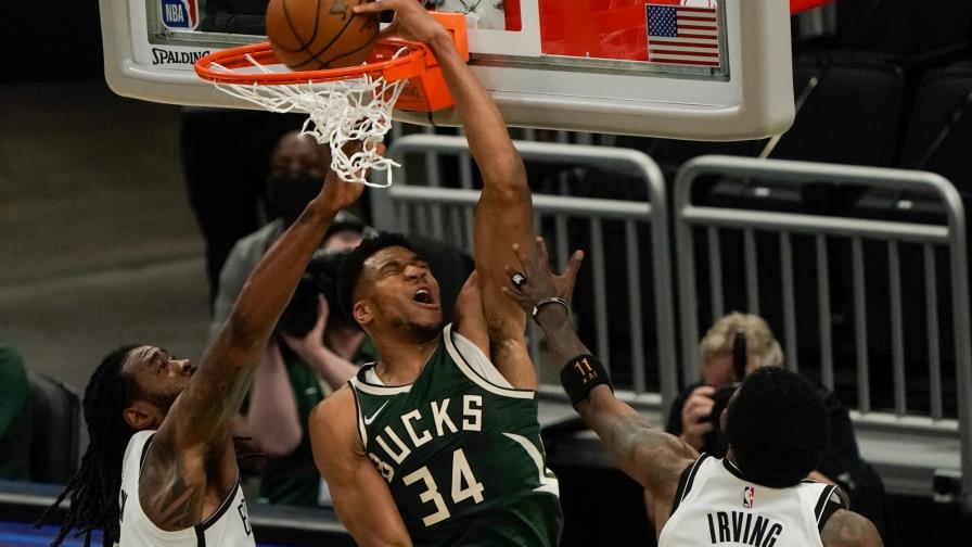 Con 49 puntos de Antetokounmpo, Bucks derrotan a Nets