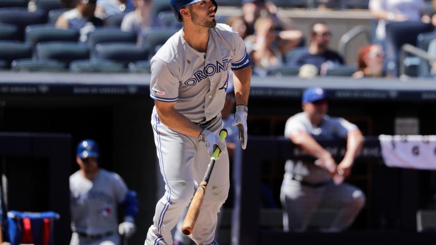 Con el guante y el bate, Grichuk ayuda a triunfo de Azulejos Con el guante y el bate, Grichuk ayuda a triunfo de Azulejos