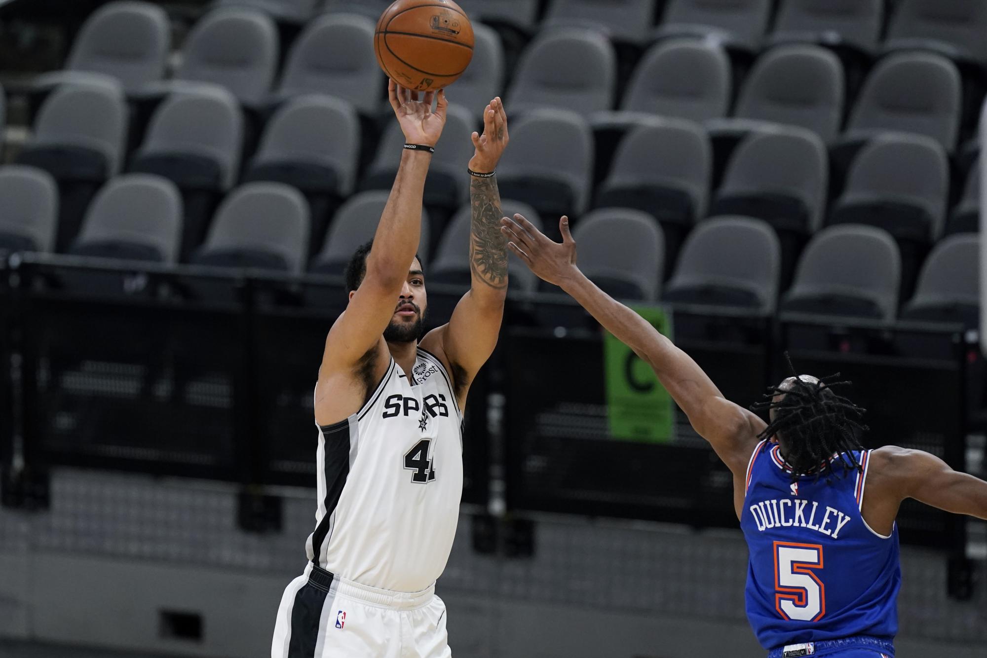 Lyles, Murray y Spurs cortan racha a Knicks