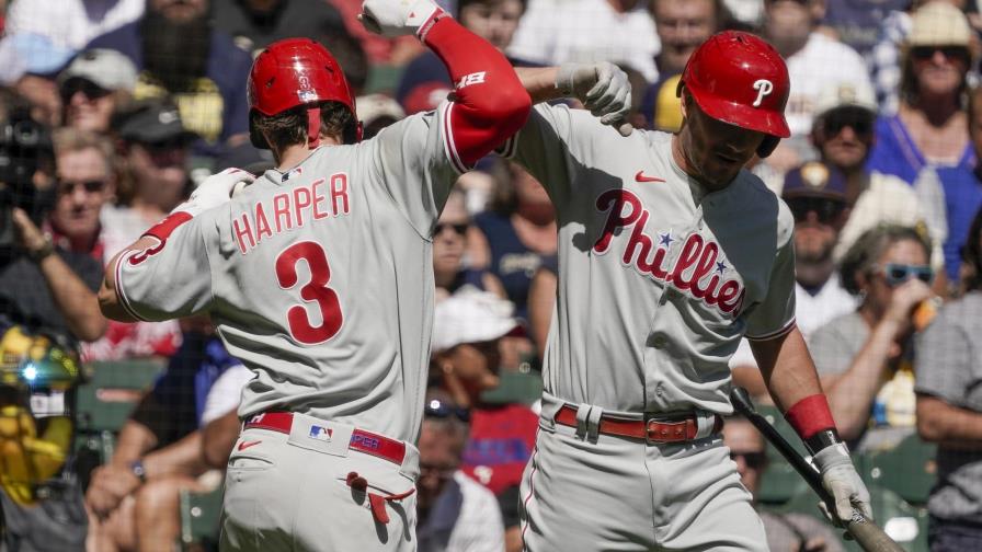 Filis blanquean 12-0 a Cerveceros; Harper y Segura jonronean Filis blanquean 12-0 a Cerveceros; Harper y Segura jonronean