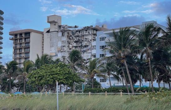 Se temen muchas muertes en derrumbe de edificio en Miami Se temen muchas muertes en derrumbe de edificio en Miami