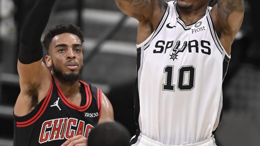Spurs vencen a Bulls, con quienes debuta Vucevic