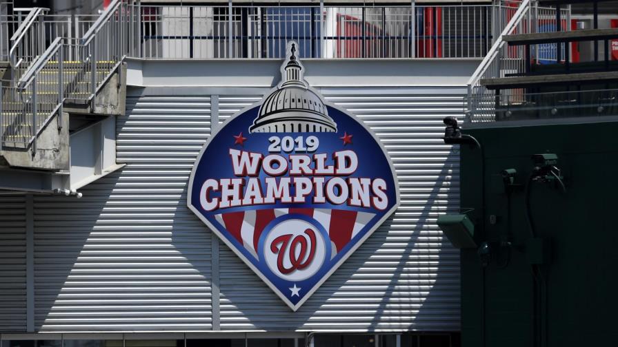 Fuente AP: MLB y sindicato acuerdan ampliar playoffs