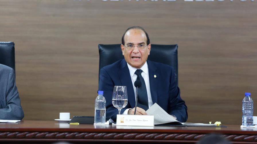 Castaños Guzmán advierte primarias serían “pantomima” si se reservan todos los cargos