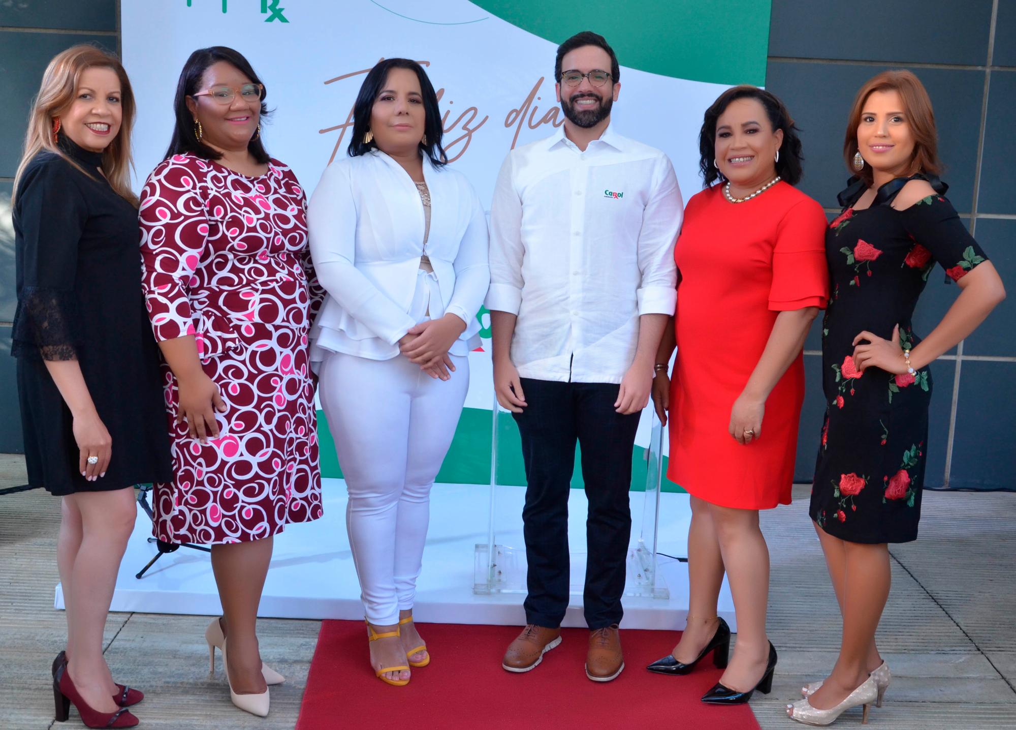 Aracelis Jiménez, Julissa Hernández, Yeimi Aquino, Julio Rafael Curiel, Wendy Ventura y Lisset Ventura.