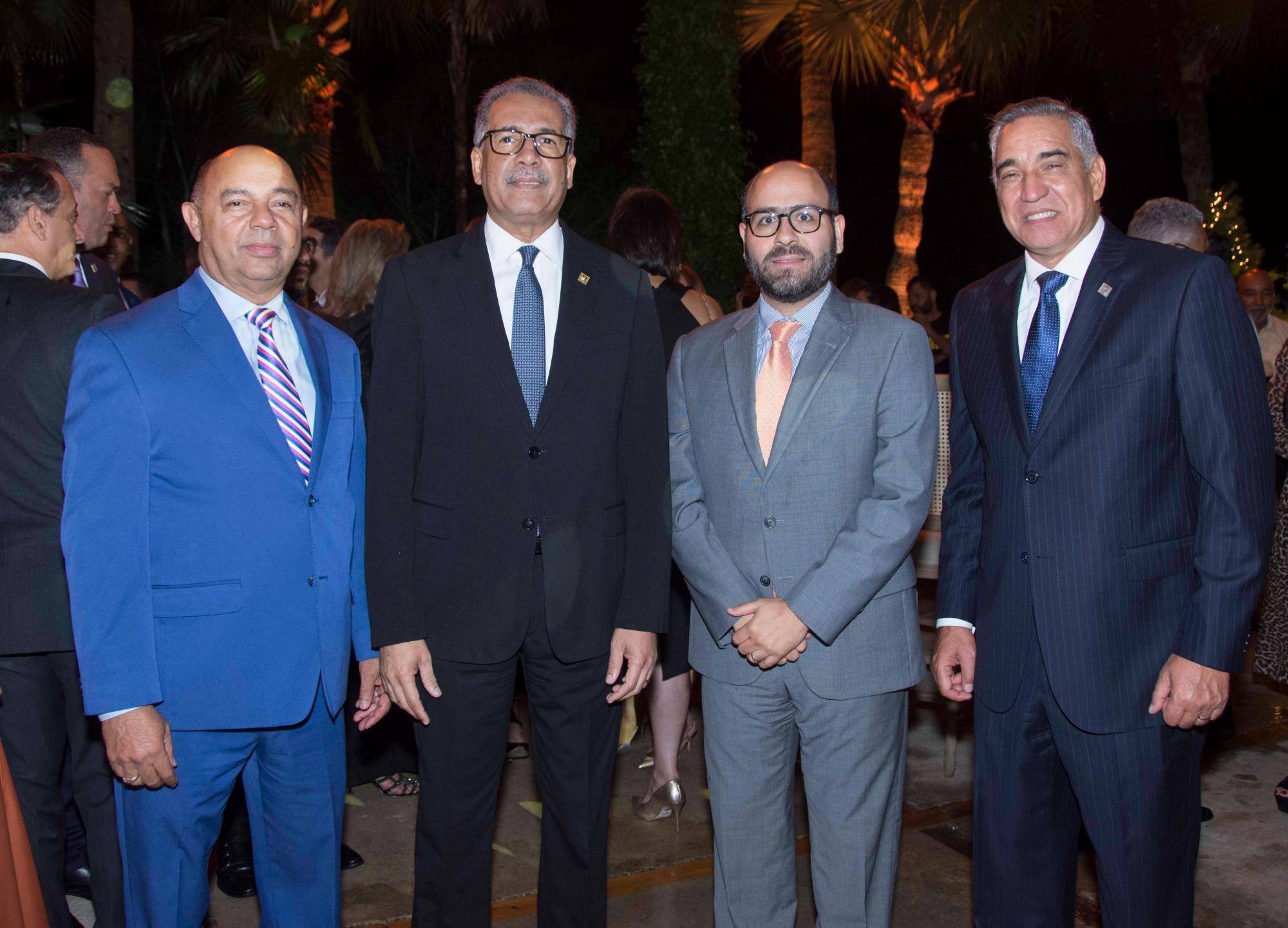 Rubén Martínez, Simón Lizardo Mezquita, Christian Reinoso y Francisco Concepción.