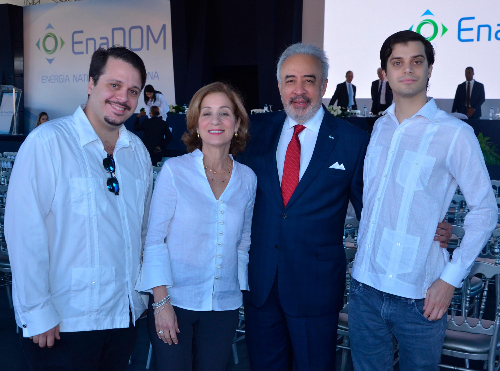 Ricky Gluski, Adriana Gluski, Félix García y Alejandro Gluski.