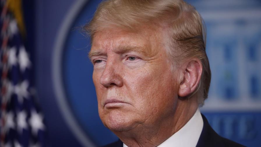 Trump considera aliviar restricciones de aislamiento Trump considera aliviar restricciones de aislamiento