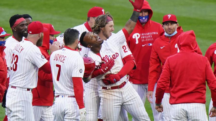 Segura produce en la 10ma; Filis vencen a Bravos