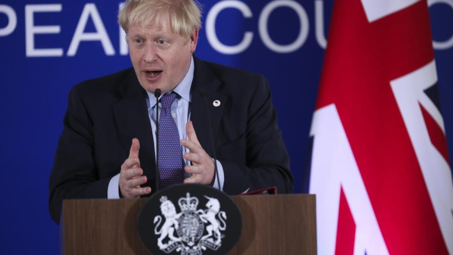 Johnson vuelve a Londres en busca de votos para pacto Brexit