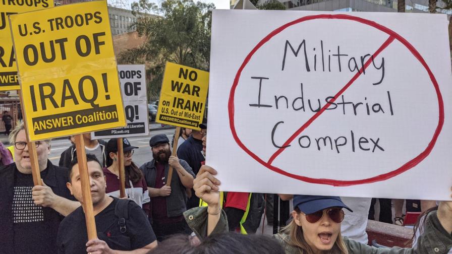 Protestan en EEUU por medidas contra Irán