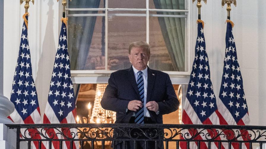 Aún en riesgo por COVID-19, Trump sale del hospital y promete volver pronto a la campaña Aún en riesgo por COVID-19, Trump sale del hospital y promete volver pronto a la campaña