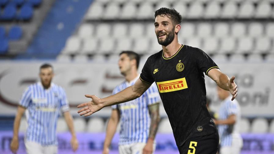Inter reaviva esperanzas de campeonato con triunfo ante Spal