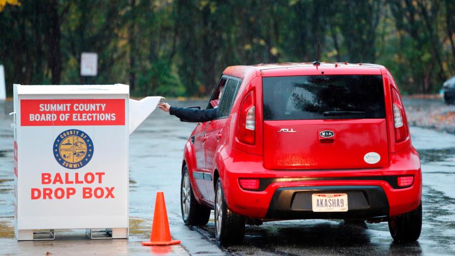 Mujer vota en Florida a pesar de haber iniciado trabajo de parto