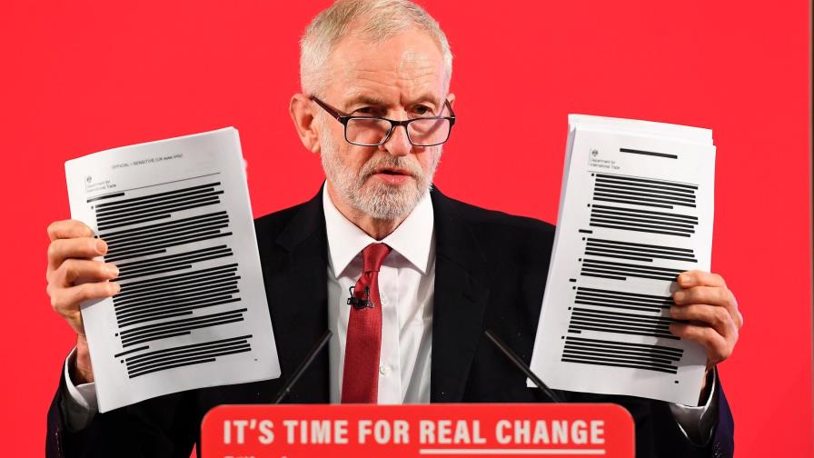 Los conservadores británicos obtendrán una cómoda victoria, según encuesta