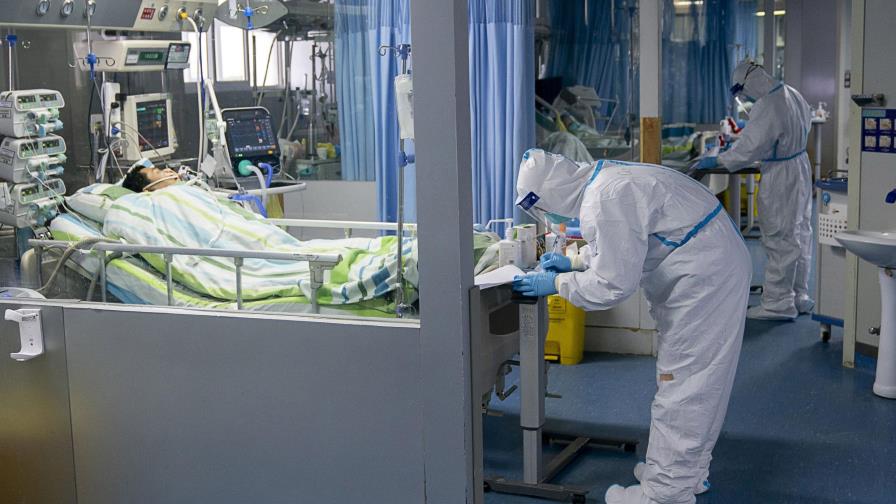 Sube a 56 cifra de muertos por nuevo virus en China