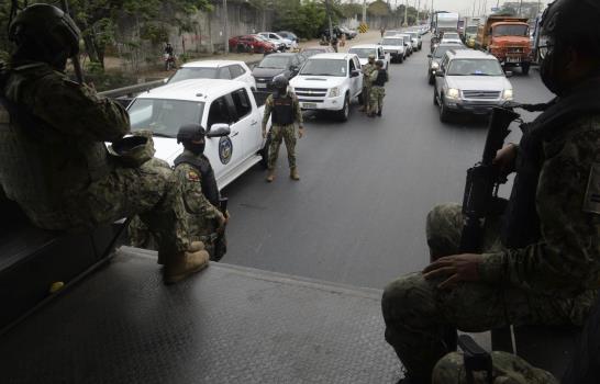 Balacera deja al menos 68 muertos en cárcel de Ecuador