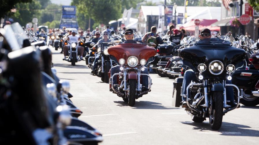 15 contraen COVID tras festival de motociclistas