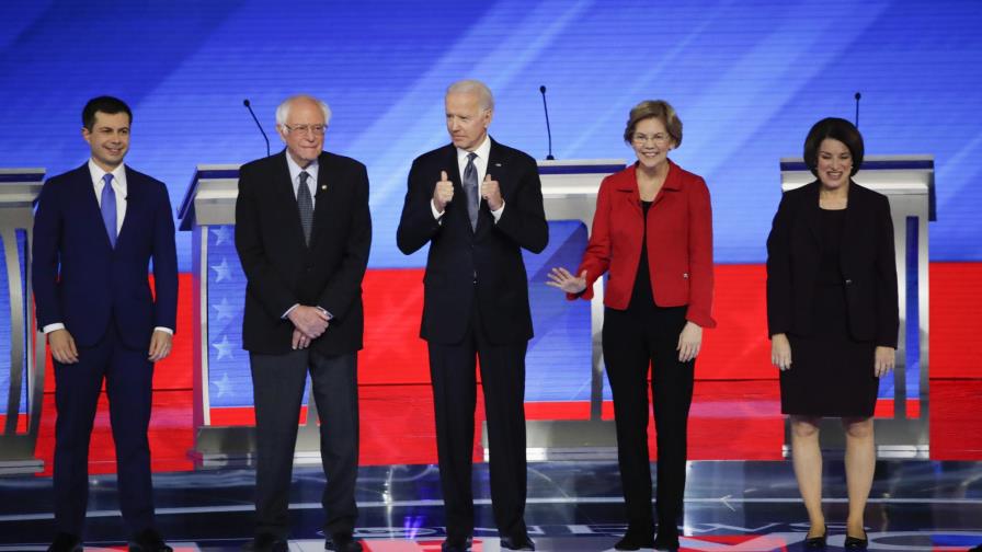 Buttigieg y Sanders repelen ataques en debate demócrata Buttigieg y Sanders repelen ataques en debate demócrata