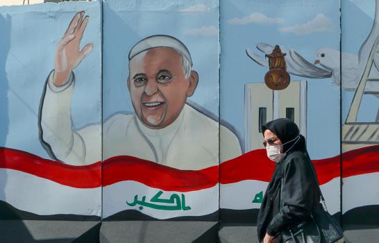 El papa pide a Irak que apoye a su minoría cristiana
