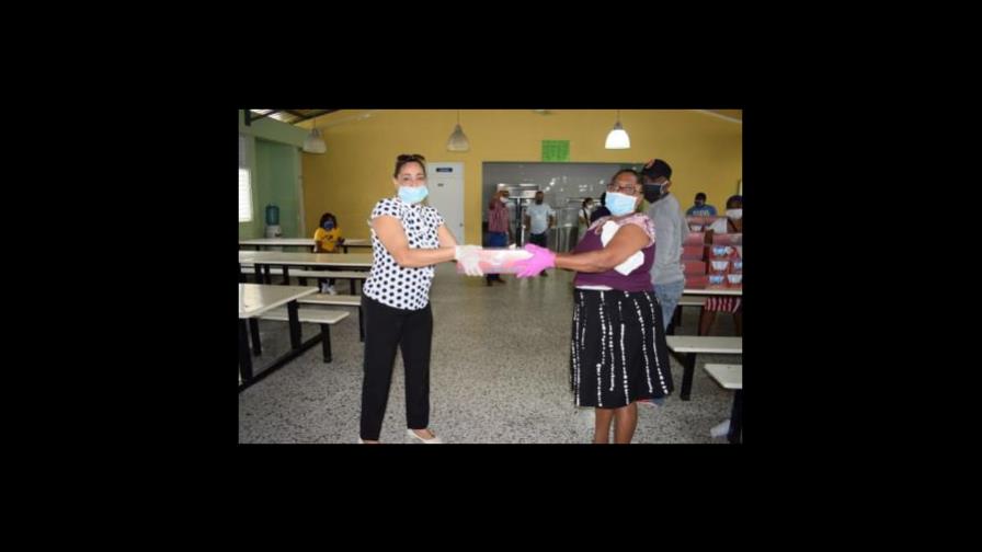 Minerd entrega 1,250 kits alimenticios a familia de estudiantes de Liceo Sabana Japón Minerd entrega 1,250 kits alimenticios a familia de estudiantes de Liceo Sabana Japón