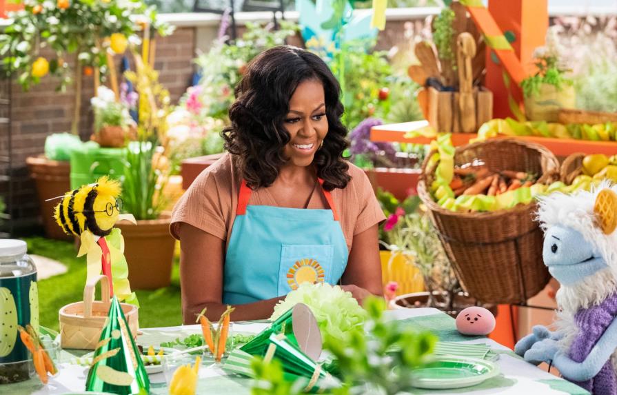 Michelle Obama lanza programa de cocina para niños