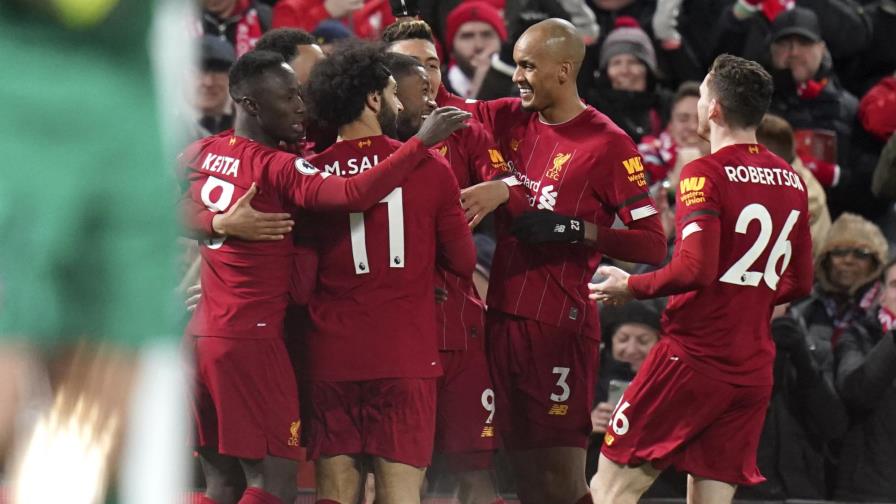 Liverpool remonta ante West Ham; estira ventaja a 22 puntos