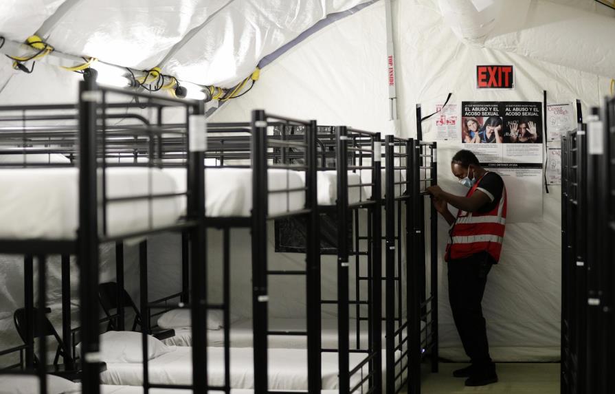EEUU reabre instalación en Texas para niños migrantes