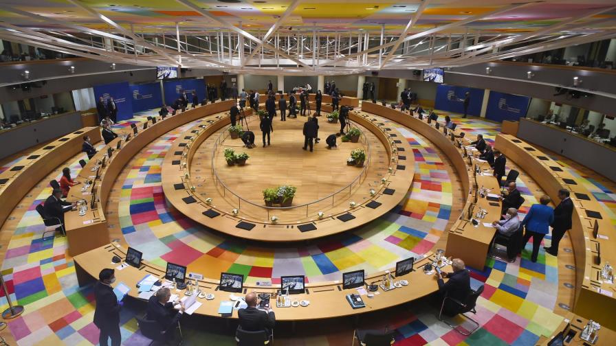 Líderes de la UE extienden un día su cumbre presupuestal