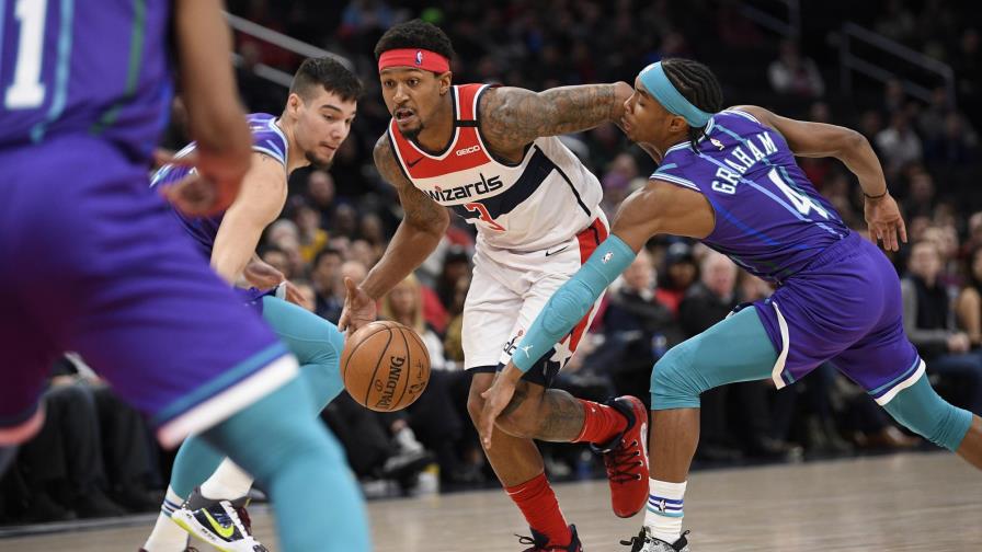 Bradley Beal guía a Wizards a triunfo sobre Hornets