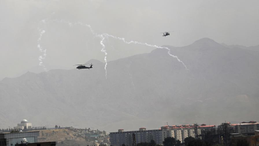 Occidentales se apresuran a irse de Kabul