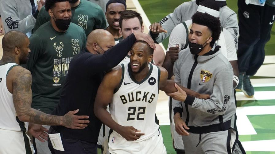 Middleton y Bucks empatan las Finales ante Suns