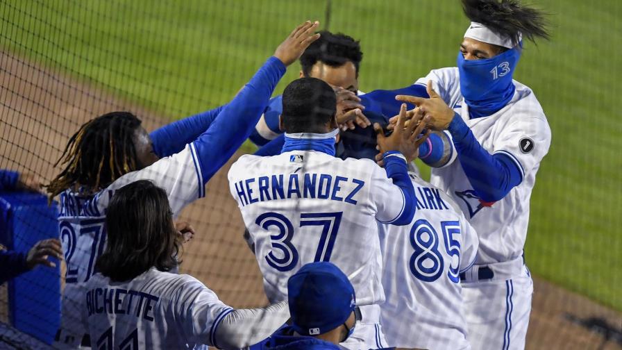 El novato Alejandro Kirk jonronea y Azulejos ganan a Yanquis