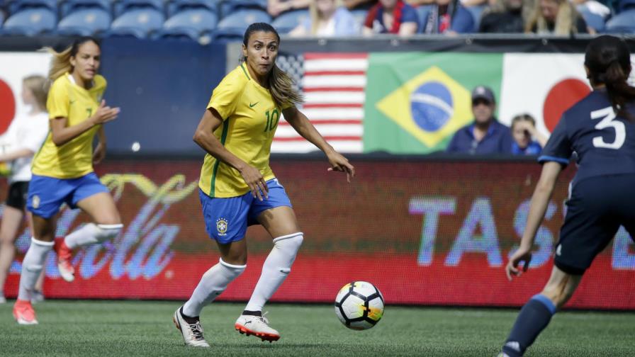 Brasileña Marta se perderá 2 partidos tras contraer COVID-19