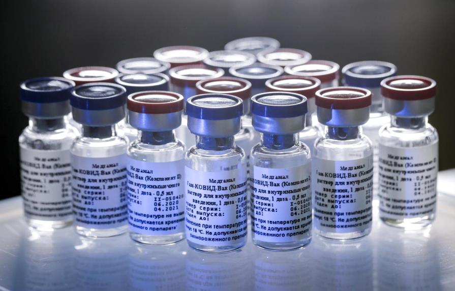 Ciencia y política se mezclan en carrera mundial por vacuna