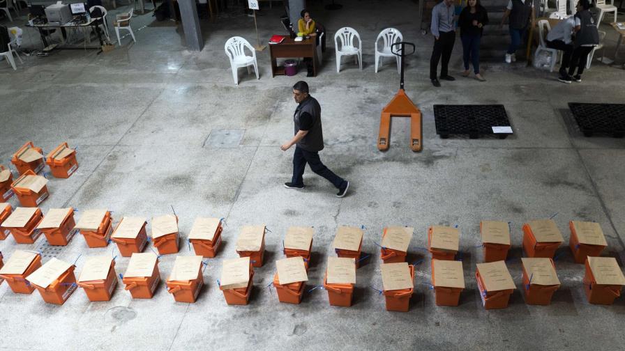 Uruguay: candidato oficialista admite derrota en elecciones Uruguay: candidato oficialista admite derrota en elecciones