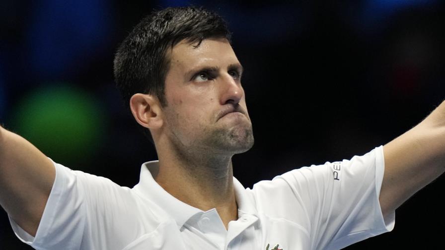 Djokovic arrasa a Rublev y avanza a semis de Copa Masters Djokovic arrasa a Rublev y avanza a semis de Copa Masters
