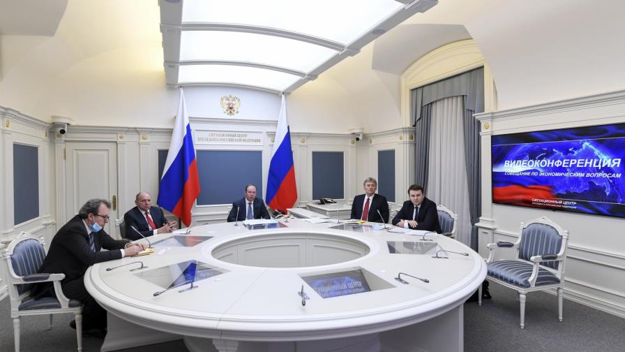 Vocero de Putin hospitalizado con coronavirus