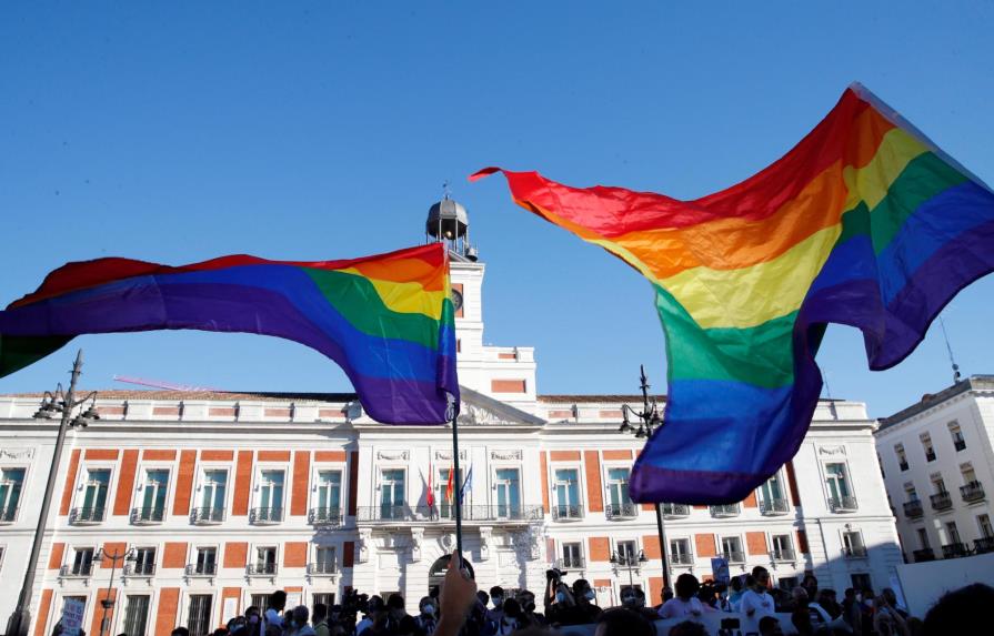 Asesinato a golpes de un joven homosexual causa conmoción en España