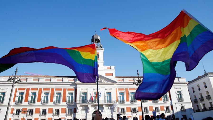 Asesinato a golpes de un joven homosexual causa conmoción en España