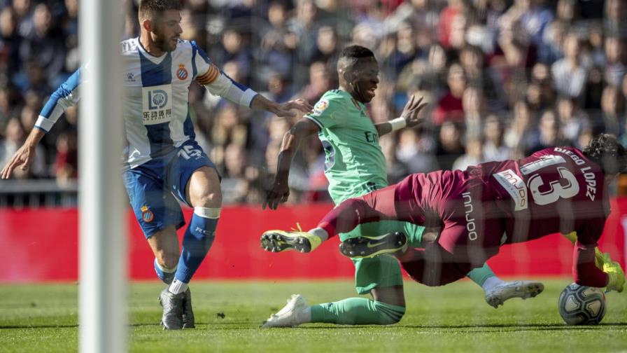 Vinícius Júnior aprovecha oportunidad en el Madrid